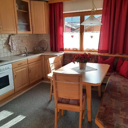Πανσιόν Haus Gmahblick Ferienwonungen *